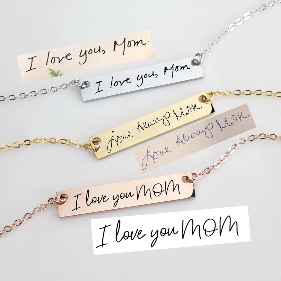 Collier de barre d'écriture ré - Handwriting Necklace Bar avis et prix